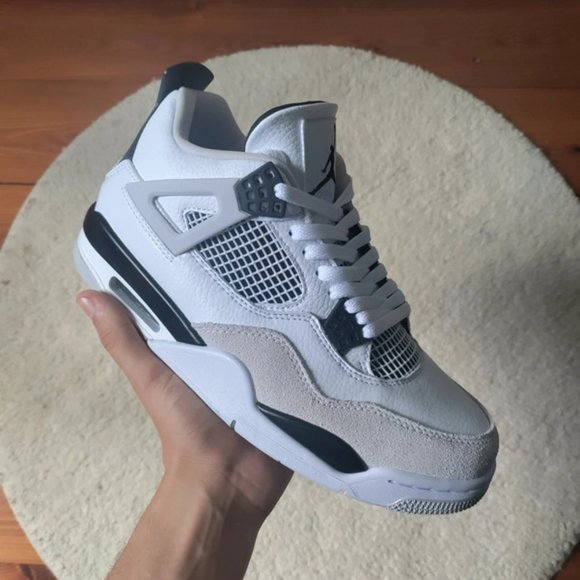 Air Jordan 4 Military Black